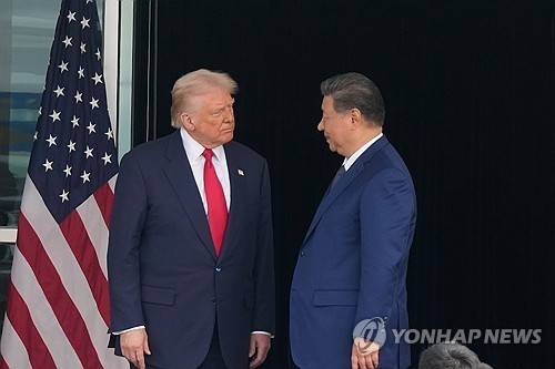 작년 10월 김해에서 만난 트럼프 대통령과 시진핑 주석 [AP=연합뉴스]