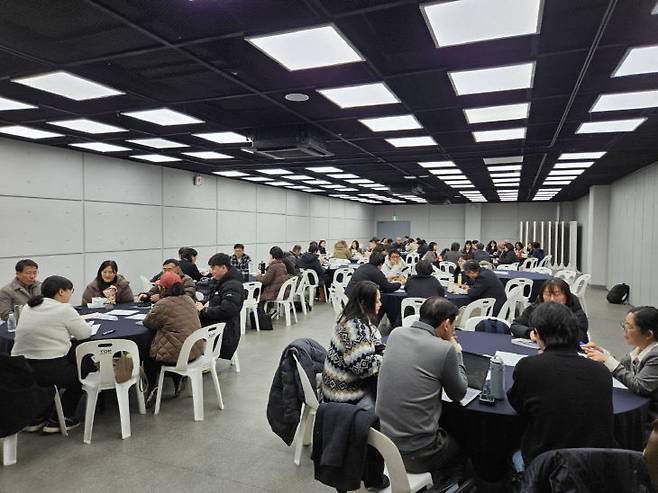 이날 사회적 대화 현장의 분임 토의 모습.