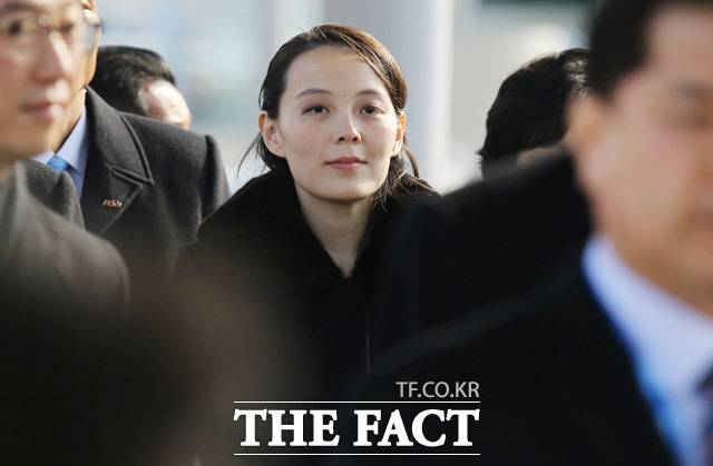 김여정 북한 조선노동당 부부장은 지난 13일 조선중앙통신을 통해 "서울이 궁리하는 ‘조한(남북) 관계 개선’이라는 희망 부푼 개꿈들은 전부 실현 불가한 망상"이라며 통일부를 직격했다. 사진은 김 부부장이 평창동계올림픽 개막식 참석을 위해 2018년 2월 9일 인천국제공항을 통해 입국하는 모습. /더팩트DB