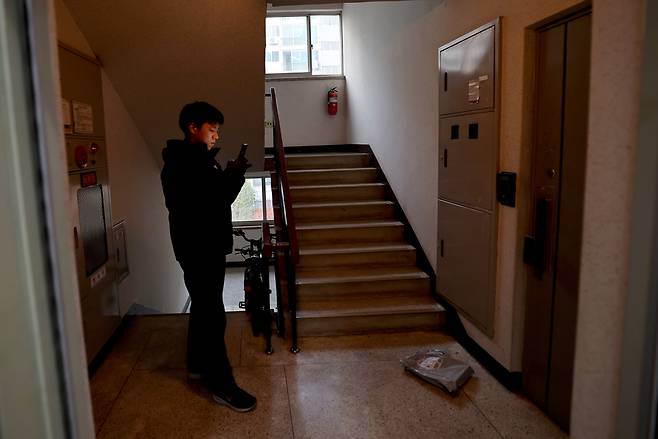 류석우 한겨레21 기자는 지난해 11월10일부터 쿠팡의 외부 위탁 배송기사 '퀵 플렉서'로 2주간 일했다. /이종근 한겨레21 선임기자 제공