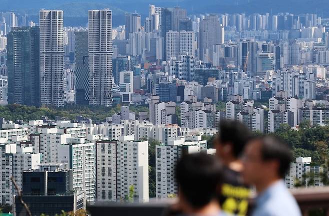 서울 남산에서 바라본 아파트 단지 모습. 사진=뉴스1