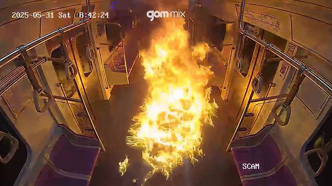 A picture of a man surnamed Won sets fire aboard a moving subway train on Seoul Metro Line No. 5 on May 31, 2025 [SEOUL SOUTHERN DISTRICT PROSECUTORS' OFFICE]