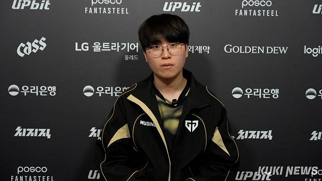 ‘기인’ 김기인이 15일 서울 종로구 치지직 롤파크에 위치한 LCK 아레나에서 열린 DRX와 2026 LCK컵 그룹 배틀 경기가 끝난 뒤 쿠키뉴스와 인터뷰를 하고 있다. 쿠키뉴스