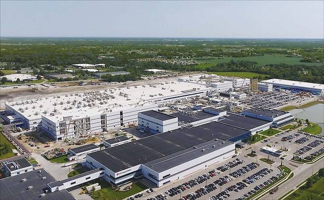 LG에너지솔루션은 2025년 6월 미국 미시간주 공장에서 ESS용 리튬인산철(LFP) 배터리 양산에 돌입했다. LG에너지솔루션 미국 미시간주 홀랜드 공장 전경. (LG에너지솔루션 제공)