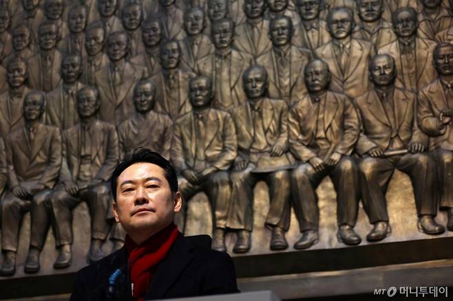[서울=뉴시스] 김명년 기자 = 장동혁 국민의힘 대표가 15일 오후 서울 여의도 국회에서 '민주당의 공천 뇌물·통일교 게이트 특검 수용'을 촉구하는 단식농성하고 있다. 2026.01.15. kmn@newsis.com /사진=김명년