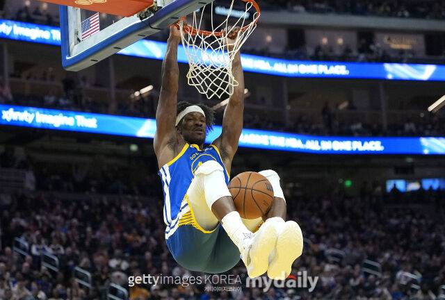 버틀러가 14일 포틀랜드와 경기에서 덩크를 터뜨리고 있다. /게티이미지코리아