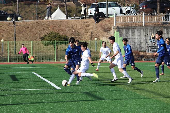 ▲ 경남FC 유스 진주고 출신 김수민은 수원 삼성 골키퍼인 친형 김민준을 뚫고 골을 넣는 상상을 했다. ⓒ한국대학축구연맹
