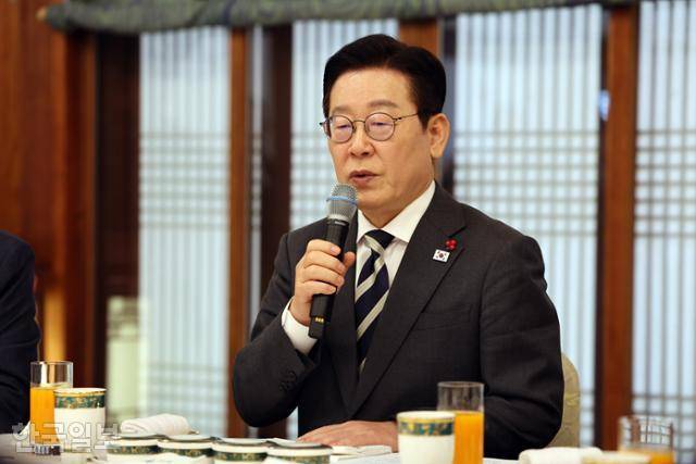 이재명 대통령이 16일 청와대 상춘재에서 열린 여야 지도부 초청 오찬 간담회에서 모두발언을 하고 있다. 왕태석 선임기자