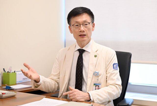 정낙균 성 니콜라스 어린이병원 초대 원장이 지난 7일 서울 서초구 서울성모병원에서 국민일보와 인터뷰하고 있다. 소아청소년과 전문의인 정 원장은 “어린이병원의 소아 중증·희귀질환 진료 역량을 강화하겠다”고 말했다. 권현구 기자