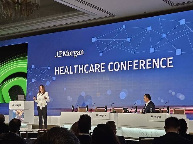 킴벌리 파월 엔비디아 헬스케어 부문 부사장이 12일(현지시간) 미국 샌프란시스코에서 열린 JP모건 헬스케어 콘퍼런스에서 그랜드볼룸 발표를 하고 있다. [엔비디아 제공]