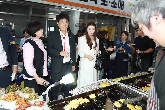 추석 명절맞이 장보기 행사. 충북도의회 제공