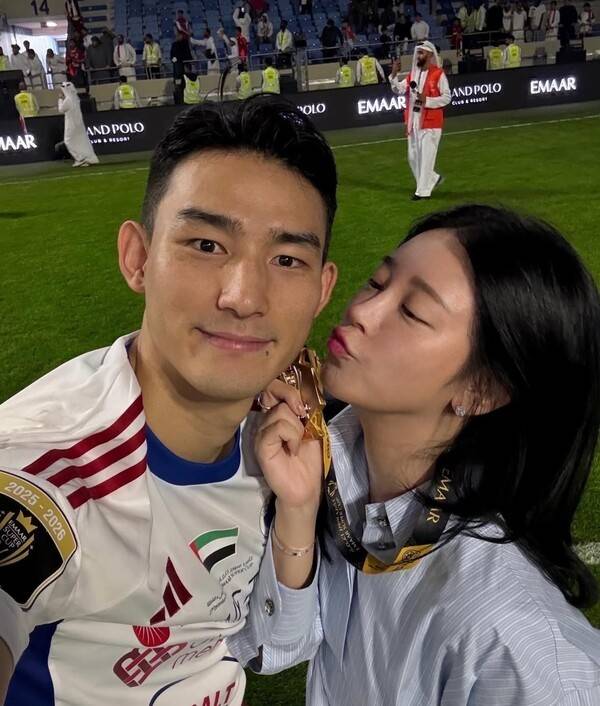 겹경사! 슈퍼컵 챔피언, 샤르자 왕!...국가대표 수비수, 조유민 결혼 후 세 번째 메달