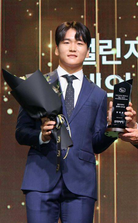 양희준은 작년 KPGA 챌린지 투어에서 올해의 선수상을 받았다. KPGA 제공