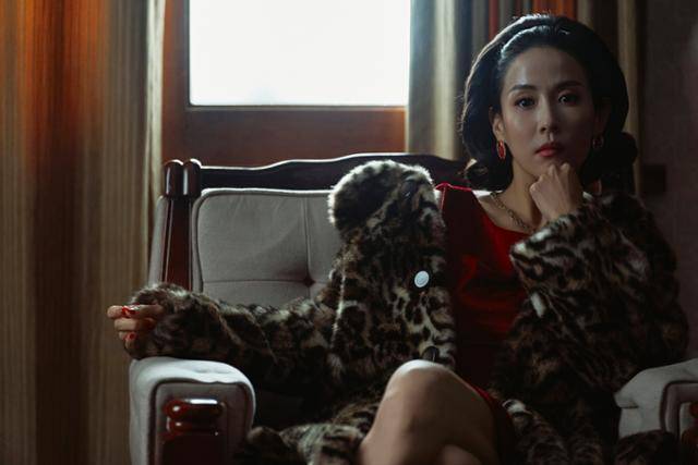 디즈니플러스 드라마 '메이드 인 코리아'에서 배금지 역을 연기한 조여정. 극 중 배금지는 '정인숙 피살 사건'을 바탕으로 만든 캐릭터로 알려진다. 디즈니플러스 제공