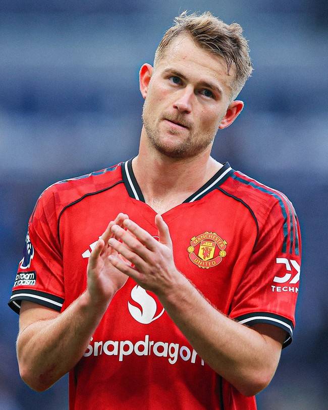 캐릭 감독 체제 첫 경기인데...맨유 '핵심 CB', 허리 부상 아직 회복 안 돼→맨더비 결장 확정