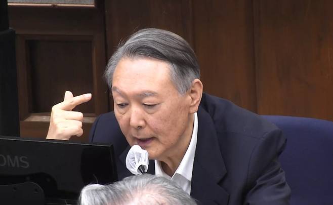 12·3 비상계엄 관련 내란 우두머리 혐의로 기소된 윤석열 전 대통령이 지난 13일 서울 서초구 서울중앙지방법원 417호 형사대법정에서 열린 내란 우두머리 혐의 결심공판에서 최후진술하고 있다. 서울중앙지법 제공