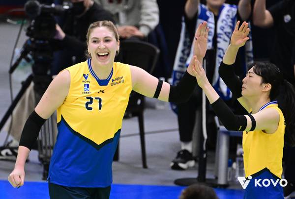 카리는 김다인에게 많은 도움을 받고 있다고 전했다. 사진 제공= KOVO