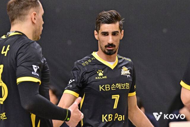 '이런 경우가' 바레인 이 선수 도대체 韓에 언제 오나…KB 초비상인데, 44살 감독대행 모른다 가족 문제라고 하는데, 확답 받겠다