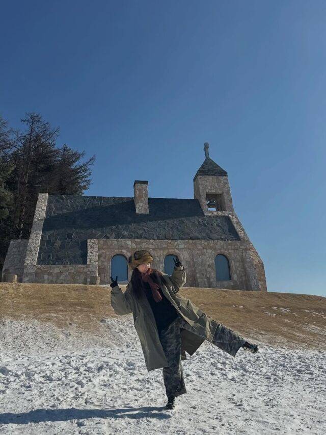 설현이 가족과 함께한 겨울 나들이 일상을 공개했다. / 설현 인스타그램