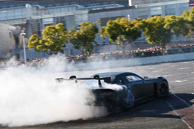 토요타 가주 레이싱 GR GT3/GR GT 데모런 장면. 사진: 도쿄오토살롱 공동취재단