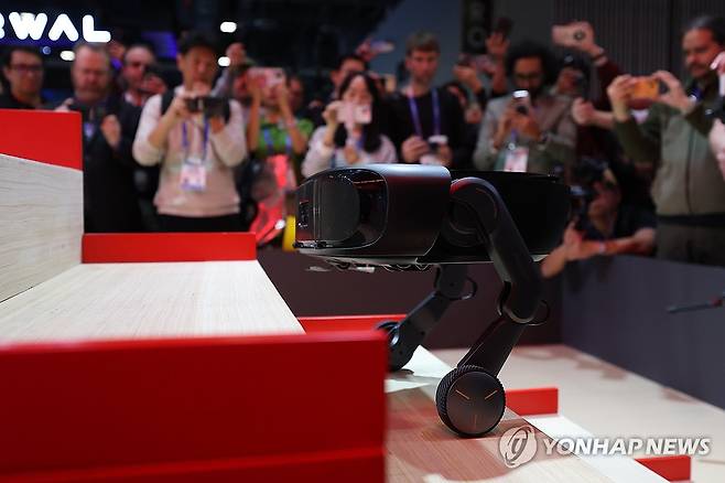 계단도 오르는 로보락 로봇청소기