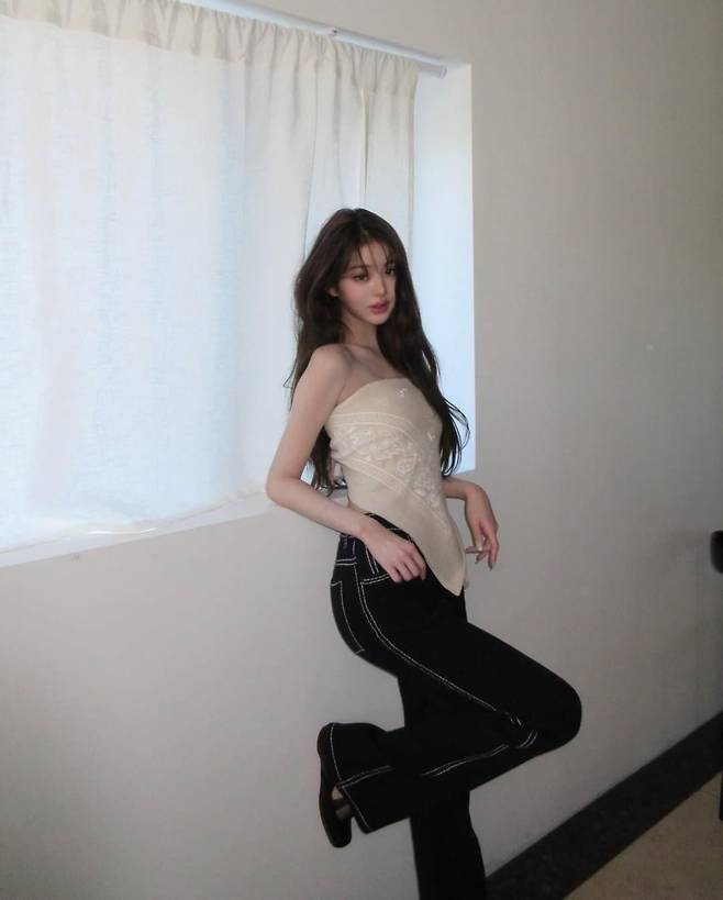 사진 = 장원영 인스타그램