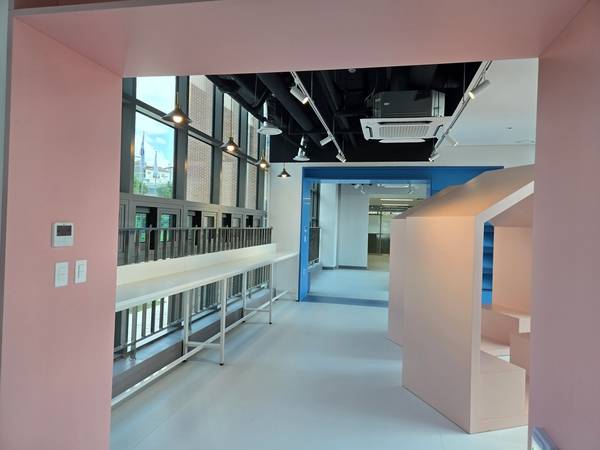 ‘그린스마트 미래학교’ 사업을 통해 새롭게 태어난 용인 신갈중학교의 모습. /신갈중 제공