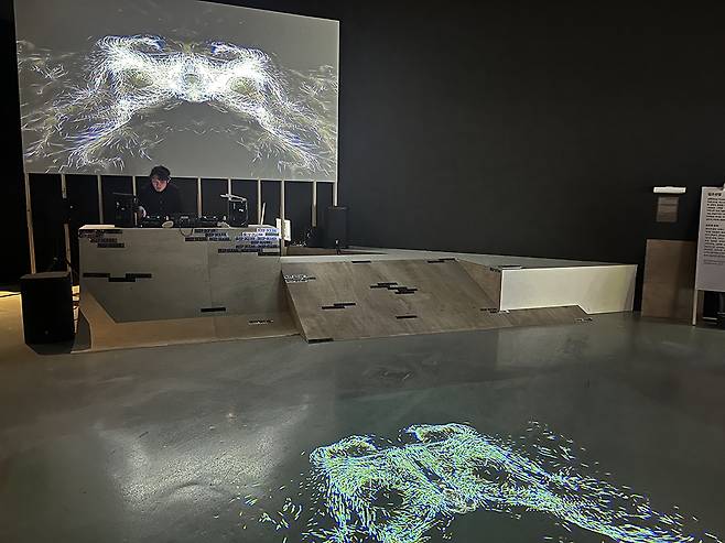 딥오션랩의 DJ 레이브 공연 모습.