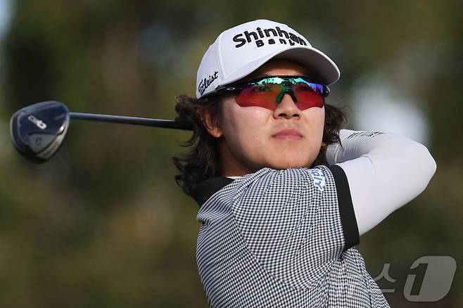 김성현은 18일(한국시간) PGA투어 개막전 소니오픈 3라운드에서 2타를 잃어 공동 11위에 머물렀다. ⓒ AFP=뉴스1