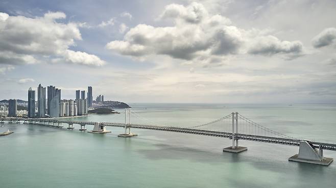 Gwangandaegyo Bridge in Busan (Getty Images Bank)