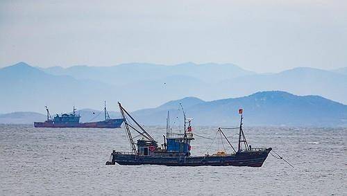 서해에서 조업 중인 중국 어선. 연합뉴스
