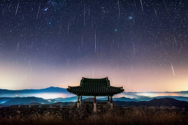 쌍둥이자리 유성우. 2021년 천체사진공모전 수상작 윤은준 촬영.  [천문연]
