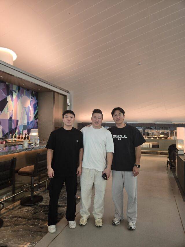 삼성 라이온즈 류지혁, 최형우, 강민호가 선발대로 미국 괌 스프링캠프지로 향했다./삼성 라이온즈