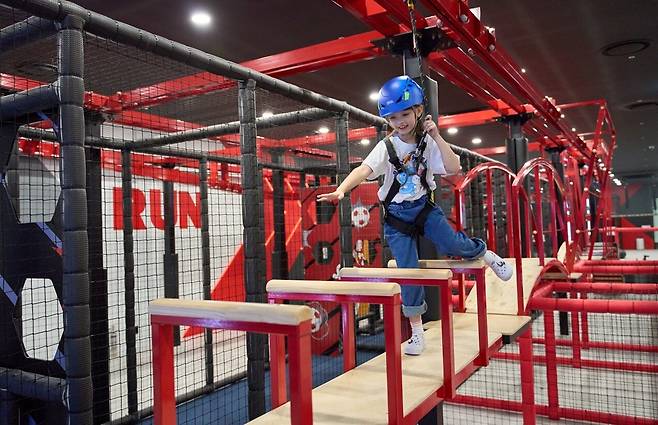 “언니들 런트립한다고? 난 그럼 더 센 걸로...” 체력은 매력 그리고 국력. 풀만 키즈어드벤처 ‘챔피언 더 블랙벨트’