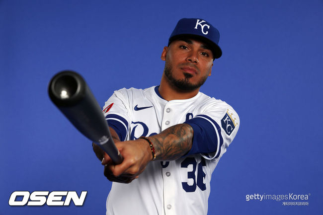 3할 20홈런 이상은 친다 빅리그도 인정한 컨택+장타까지 기대, 4번타자 기용론 솔솔...카스트로, 최형우 빈자리 메운다