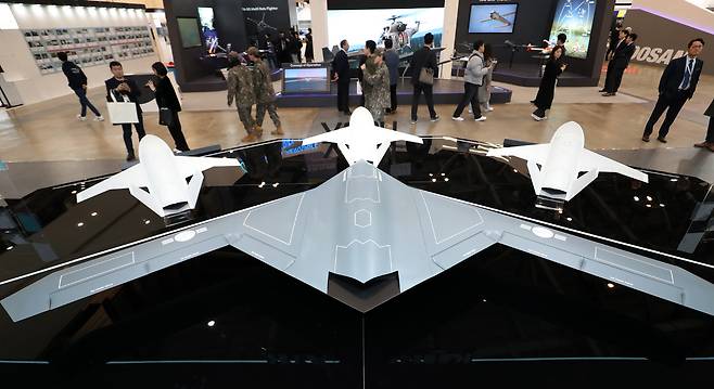 대한항공 부스에 전시된 스텔스 무인기 모형. 세계일보 자료사진