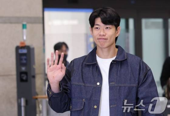 지난해 12월 23일 샌디에이고와 계약을 마치고 인천국제공항을 통해 귀국한 송성문. /사진=뉴스1
