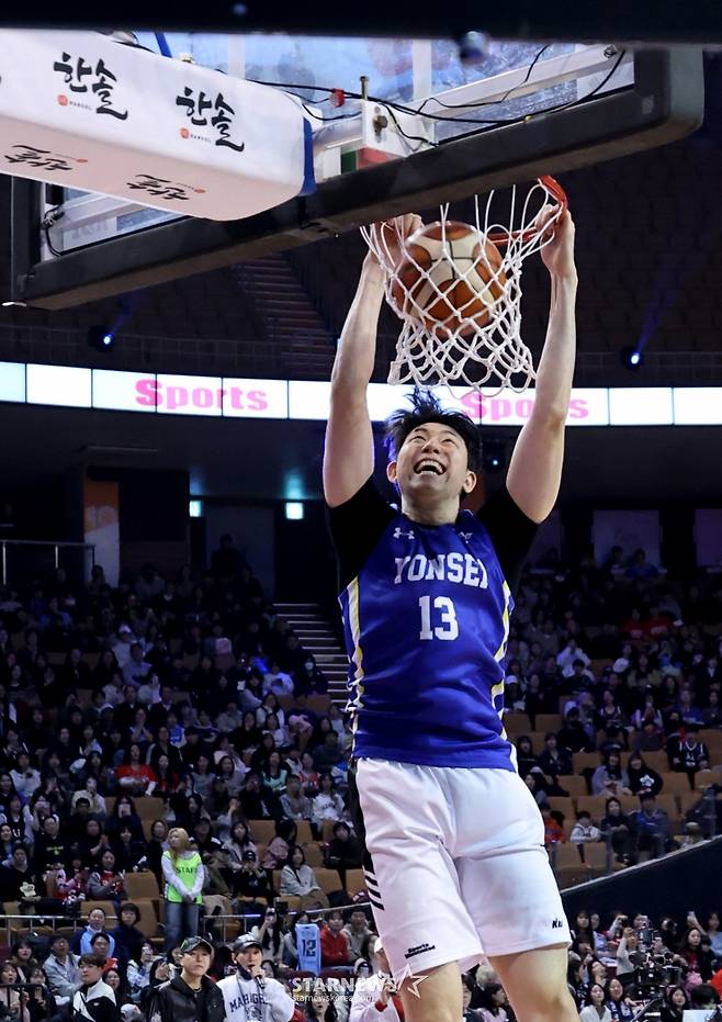 [영상]그믈 찢을 듯 덩크쇼 펼치는 강지훈 '연대출신의 자존심을 찾고싶었다!'