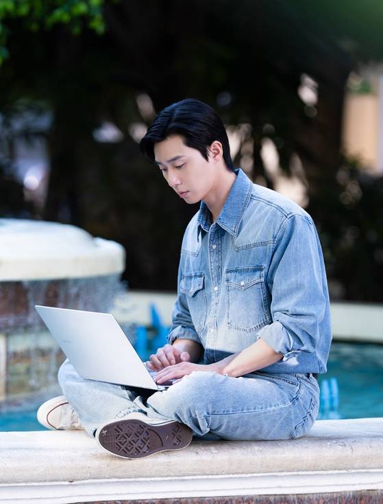 어썸이엔티 제공, 박서준