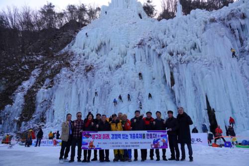 양구군의회 지역소멸대응 특별위원회는 지난 17일 국토정중앙면 용소아이스파크(용소빙벽장) 일원에서 현장답사를 실시했다.