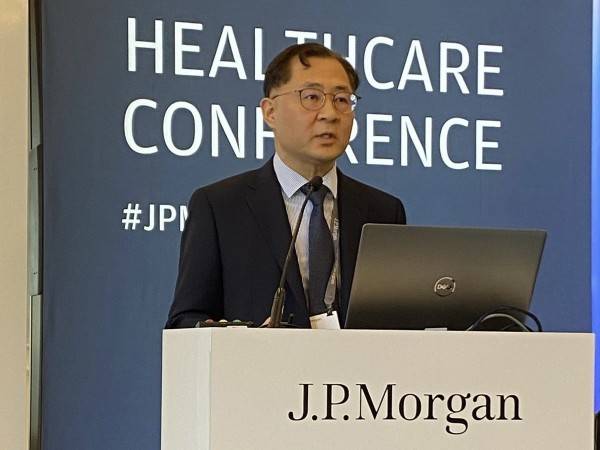 전태연 알테오젠 대표가 15일(현지시간) JPM 헬스케어 콘퍼런스에서 발표하고 있다./사진=알테오젠