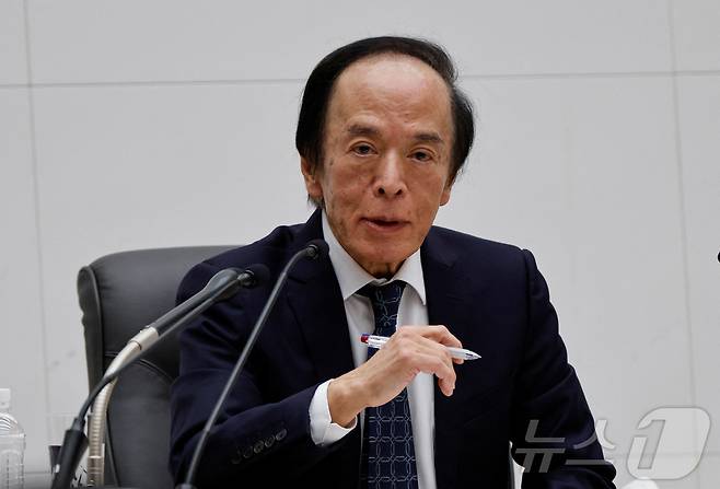일본은행 총재 우에다 가즈오가 2025년 12월 19일 일본 도쿄에 위치한 일본은행 본부에서 정책 회의 후 기자회견에 참석하고 있다. 2025.12.19. ⓒ 로이터=뉴스1