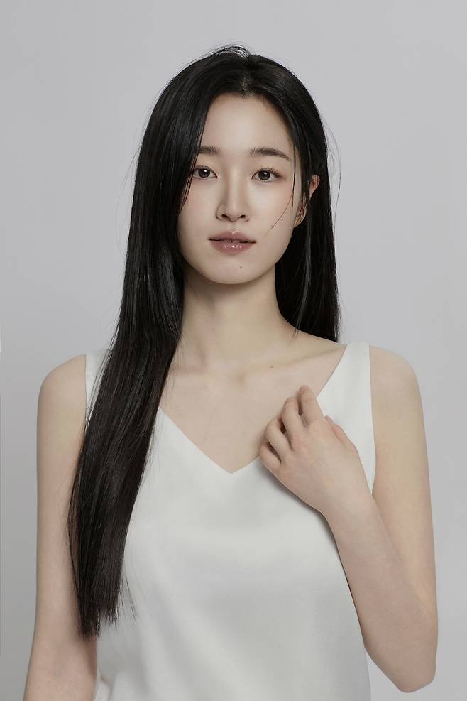 원지안 / 흰엔터테인먼트