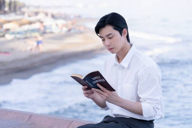 배우 박서준이 '경도를 기다리며' 속 이경도 캐릭터를 연기하며 '한결같은 감정'에 집중하려고 노력했다고 밝혔다. /어썸이엔티