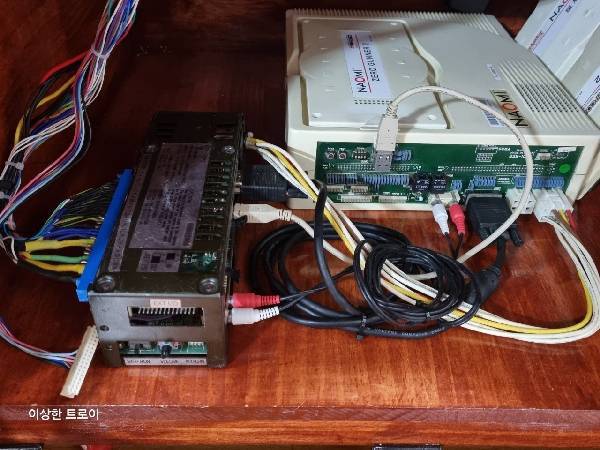 배선까지 꼬이지 않도록 깔끔하게 작업하신 것을 알 수 있습니다