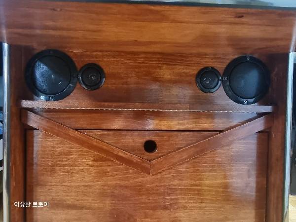 이 작업물을 앞쪽에서 보면 이렇다