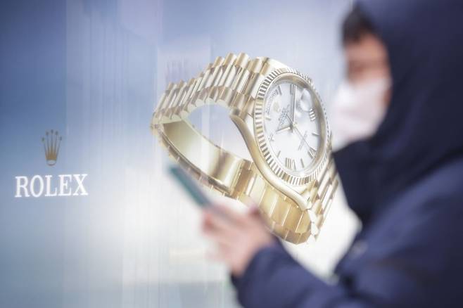 서울 한 백화점의 롤렉스 매장 앞. 사진=연합뉴스