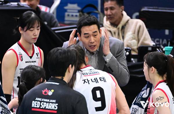 고희진 감독은 하위권 팀의 한계를 언급했다. 사진 제공= KOVO