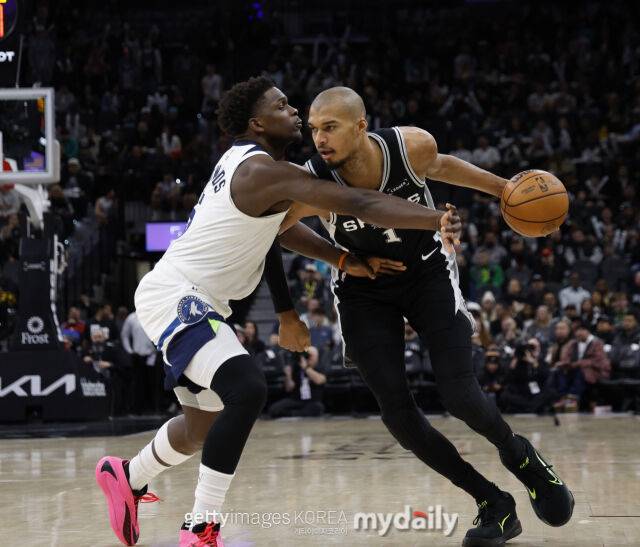 드리블하는 웸반야마. /게티이미지코리아