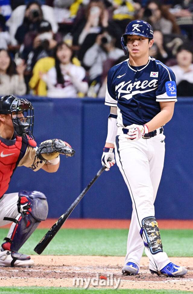 9일 오후 서울 구로구 고척스카이돔에서 진행된 '2025 NAVER K-BASEBALL SERIES' 대한민국-체코와의 평가전 경기. 대한민국 김영웅이 8회초 대타로 등장해 삼진을 당하고 있다./마이데일리
